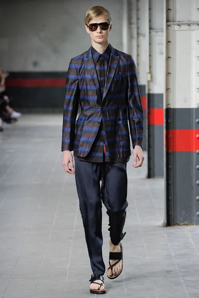 Look 36